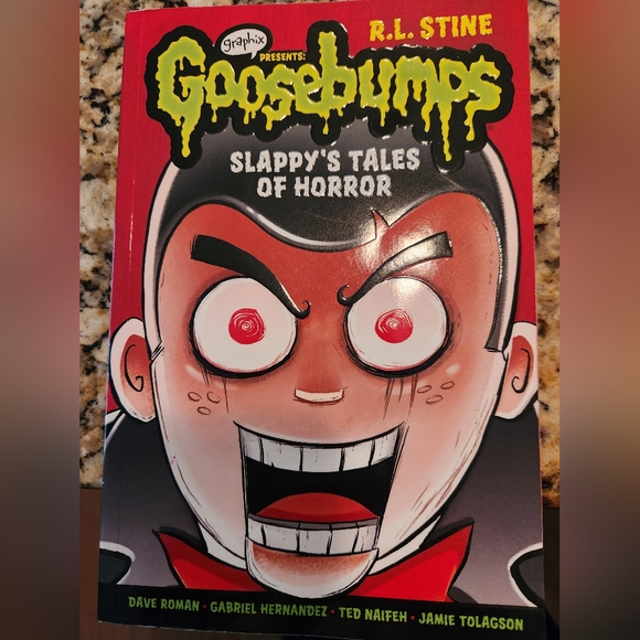 *2/$25* Goosebumps graphic novel & Soft cover novel bundle! - Picture 3 of 9